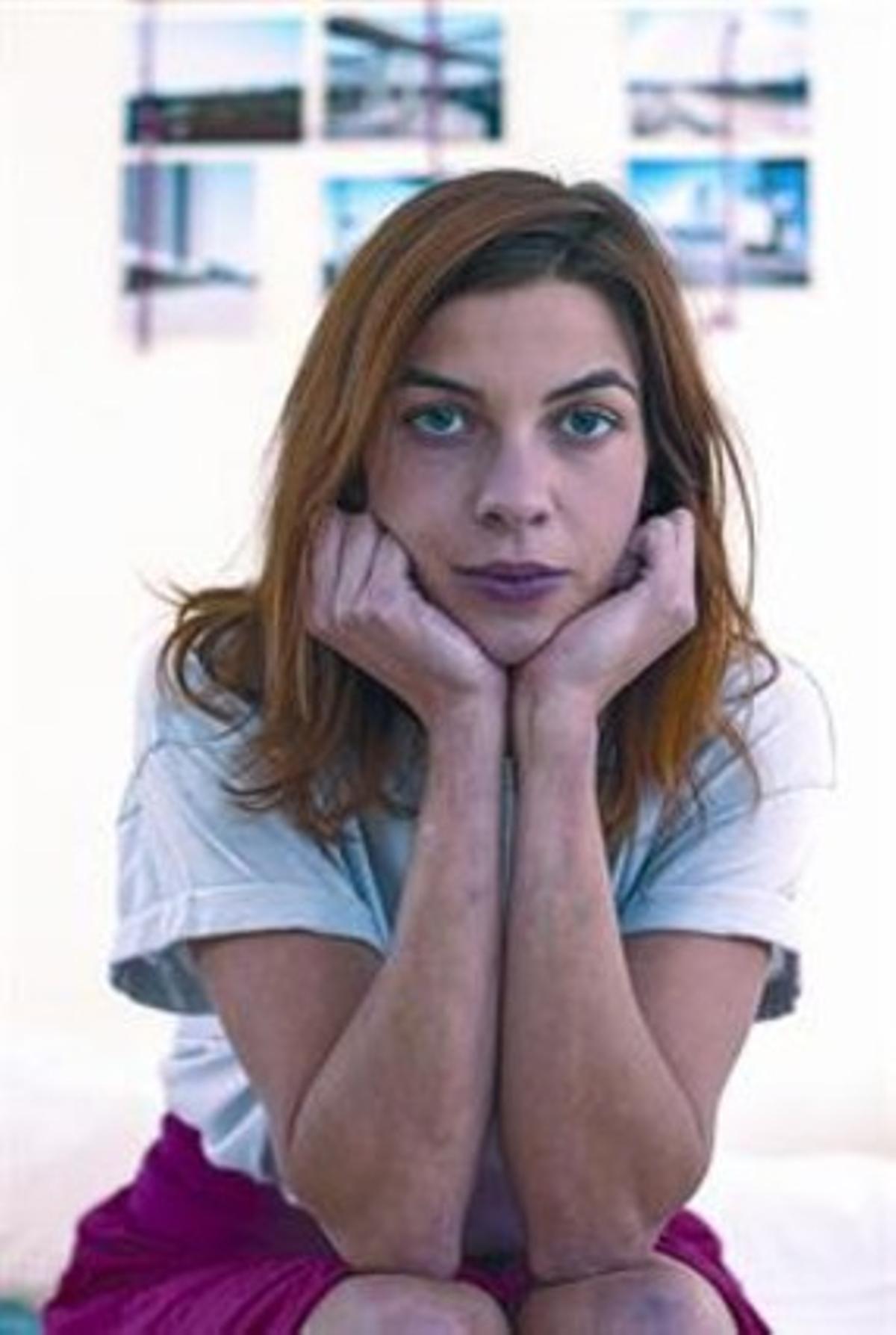 Natalia Tena, al pis de Gràcia on roda ’10.000 km’. Natalia Tena, al pis de Gràcia on roda ’10.000 km’.