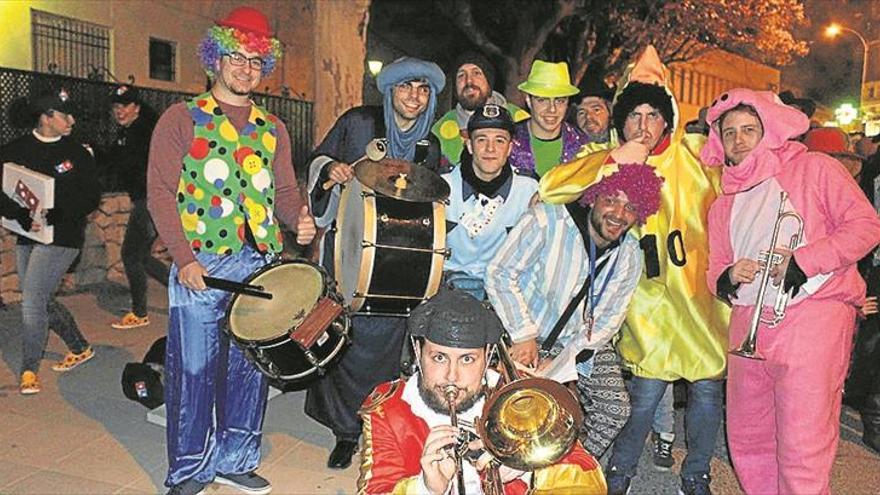 El Carnaval tomó las calles de Cabra