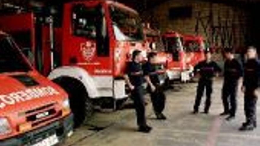 El consistorio convoca ocho nuevas plazas para el cuerpo de bomberos