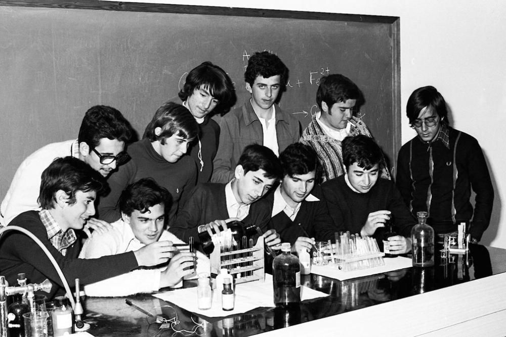 El colegio Los Olivos cumple 50 años y une este aniversario a los cien del antiguo San Agustín, que cerró definitivamente sus puertas en 1972