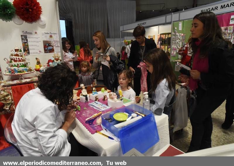 GALERÍA DE FOTOS -- Los castellonenses disfrutan del chocolate y la panadería artesana en Chococas