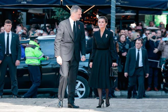 El rey Felipe VI y la reina Letizia asisten al funeral de Constantino de Grecia