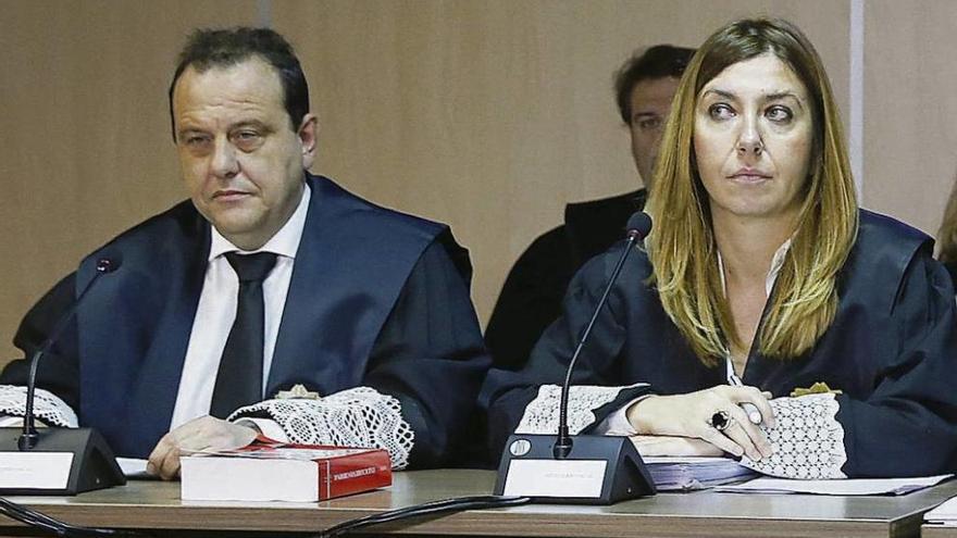 Los fiscales Pedro Horrach y Ana Lamas durante el juicio. // Efe