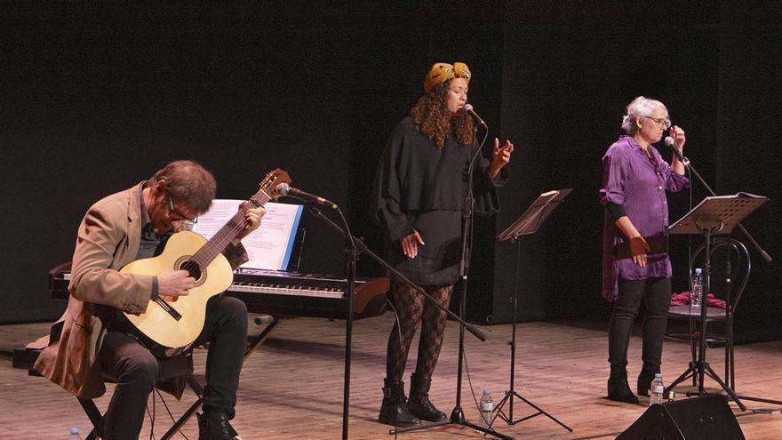 Poesia i música en l’espectacle «Dona, lluita» a l’AUGA