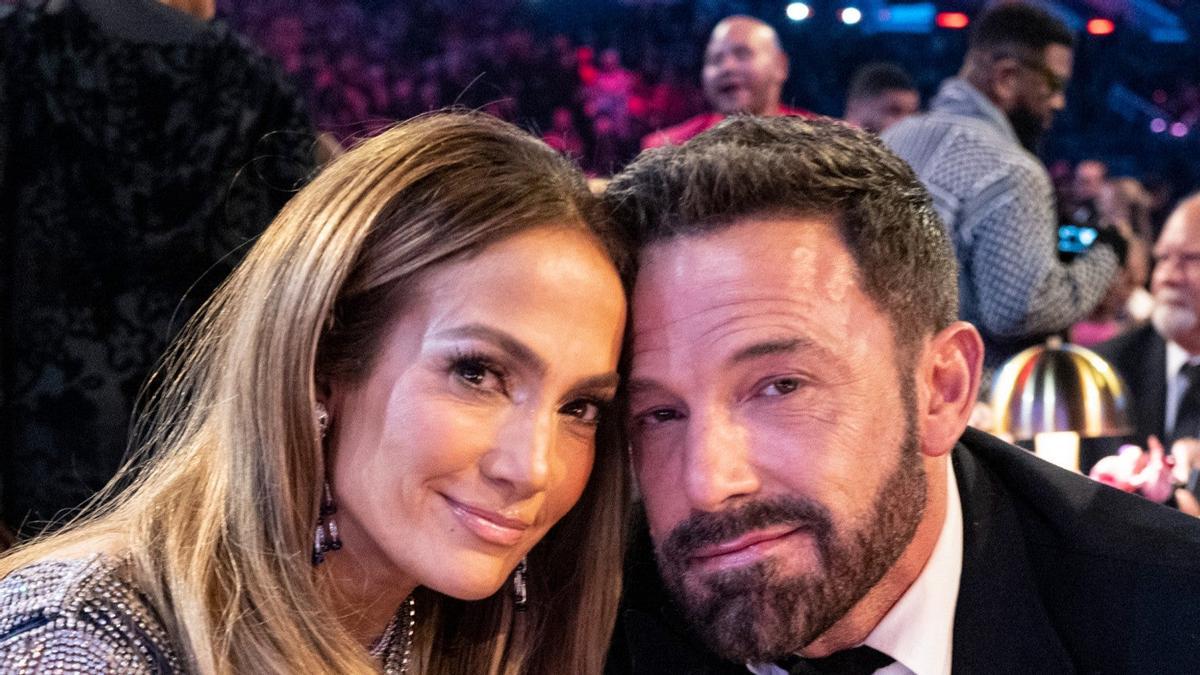 Jennifer Lopez y Ben Affleck en los Grammys 2023