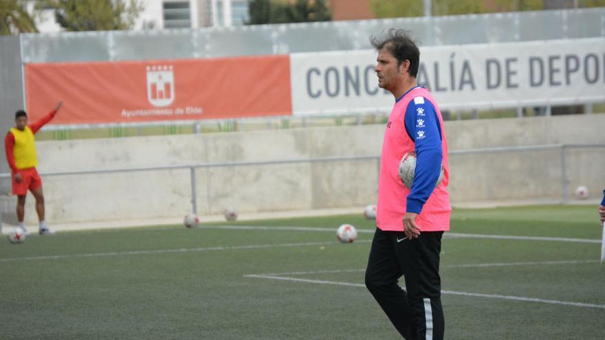 Mullor, en la sesión de entrenamiento del Eldense.