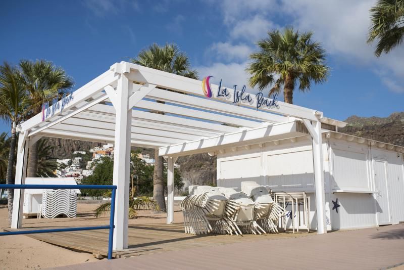 Playa Las Teresitas kioscos cerrados  | 06/04/2020 | Fotógrafo: Carsten W. Lauritsen