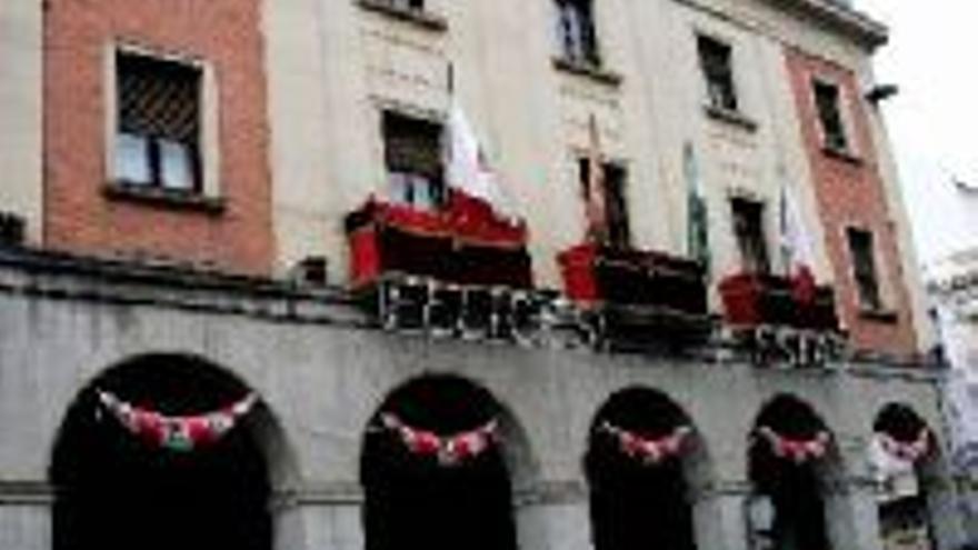 Las calles de Don Benito lucen desde hoy la decoración navideña