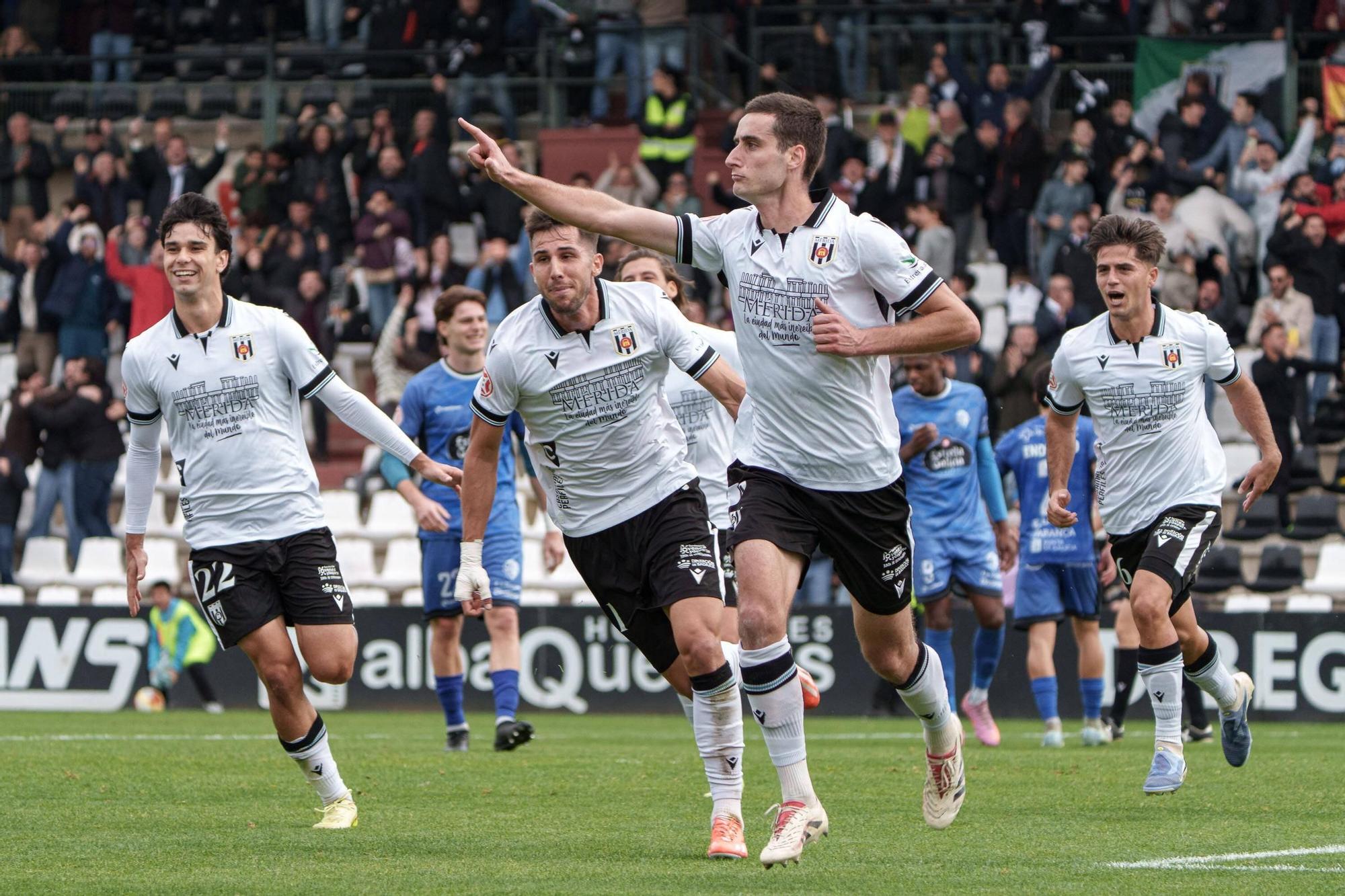 FOTOGALERÍA | Las mejores imágenes del partido Mérida-Orense