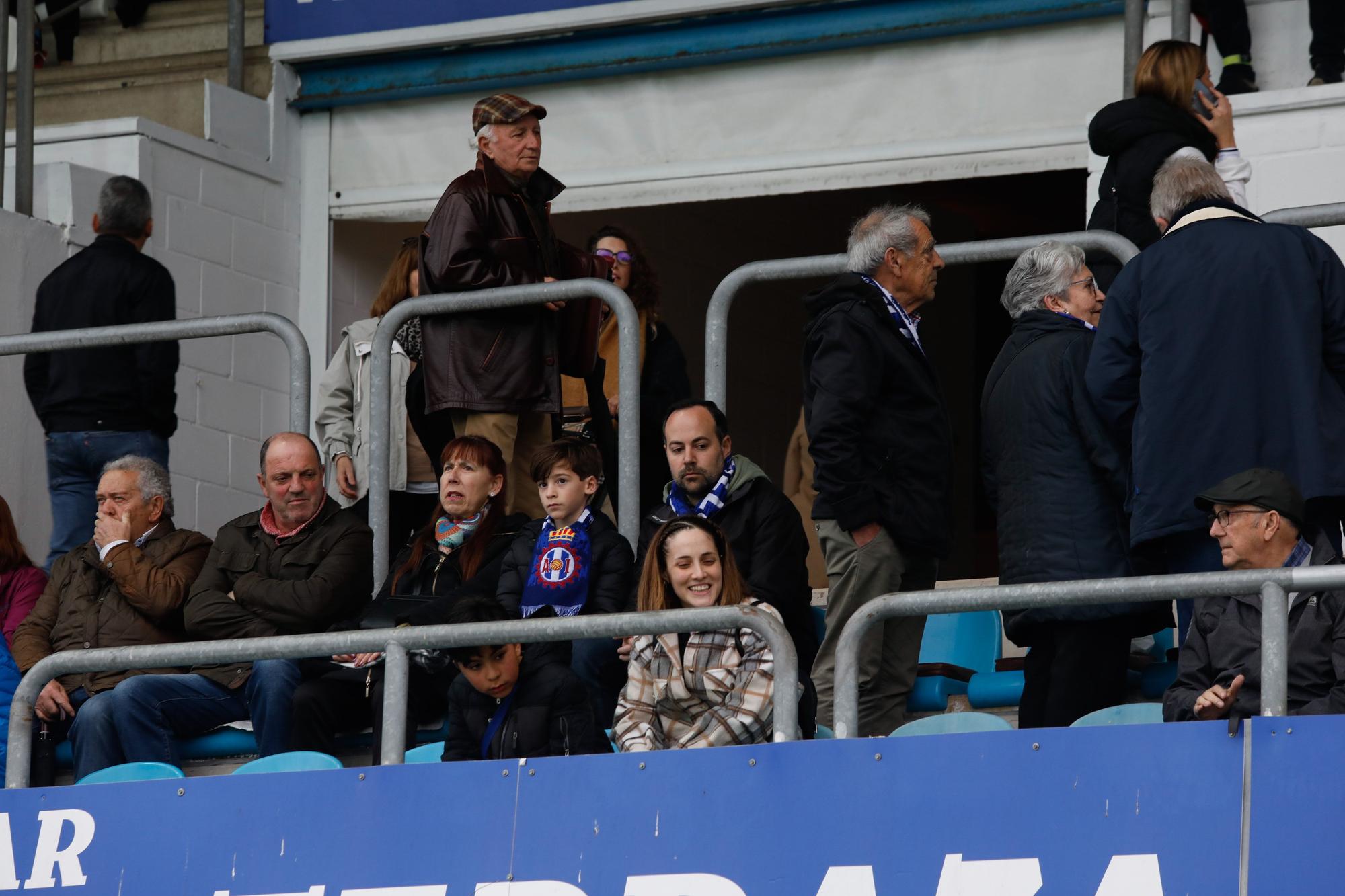 Las imágenes de la victoria (2-0) del Real Avilés antes más de 3.000 espectadores en el Suárez Puerta