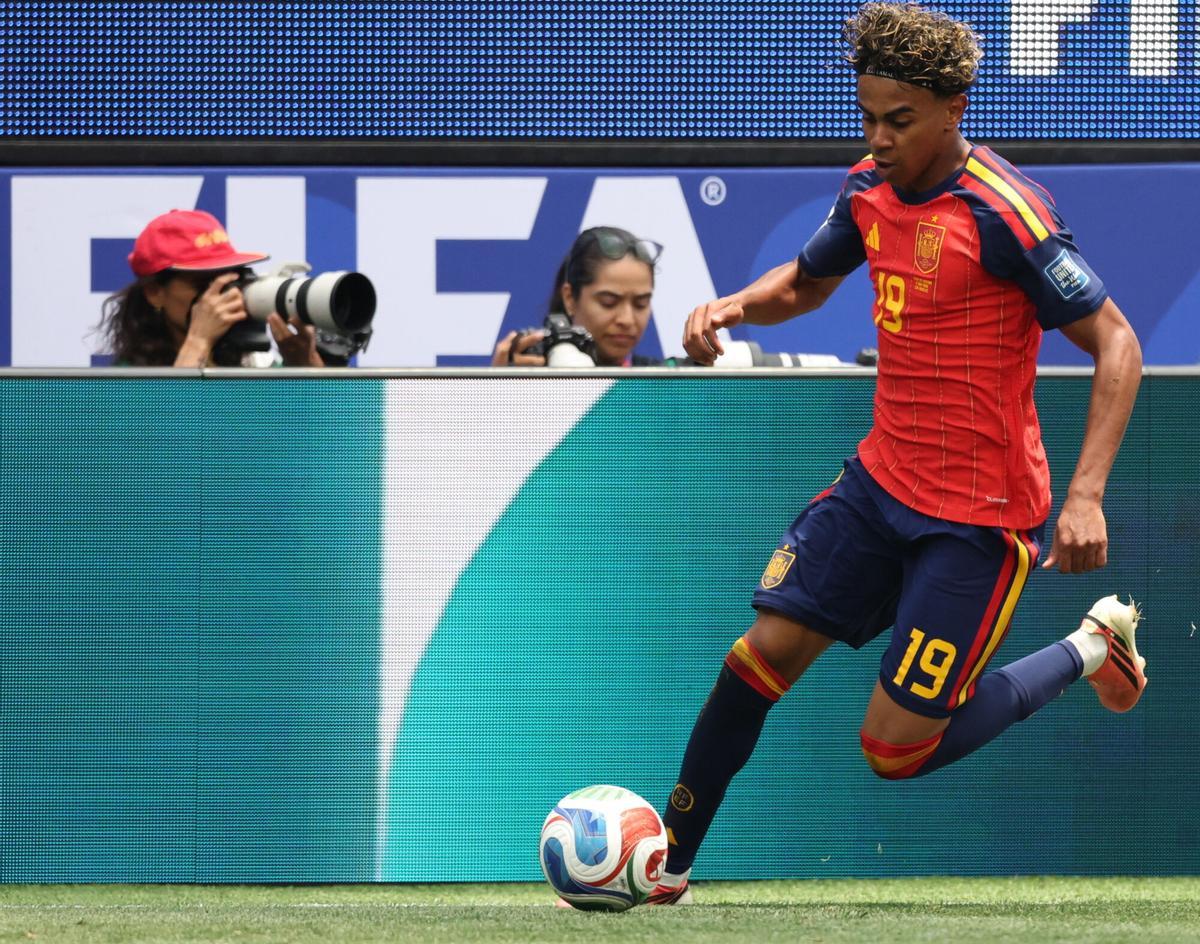INGLEWOOD (United States), 02/07/2026.- Lamine Yamal of Spain in action during the FIFA World Cup 2026 Round of 32 match Spain against Austria, in Los Angeles, USA, 02 July 2026. (España) EFE/EPA/CHRISTOPHER TORRES