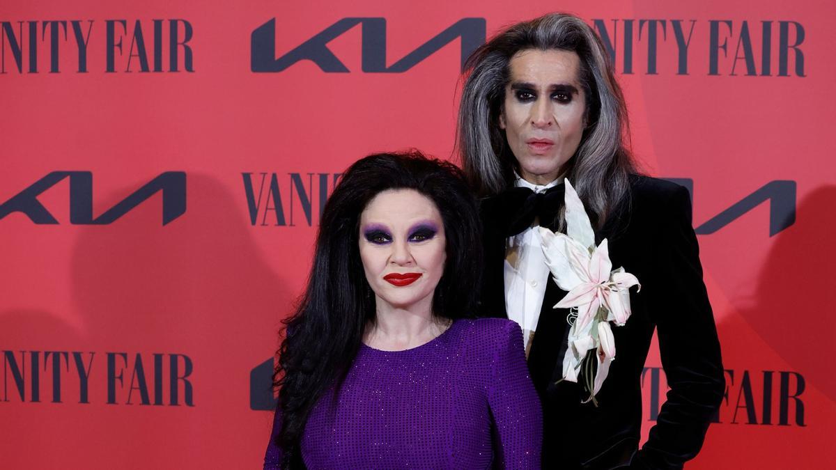 Alaska celebra su 60 cumpleaños y posa con Mario Vaquerizo - 1