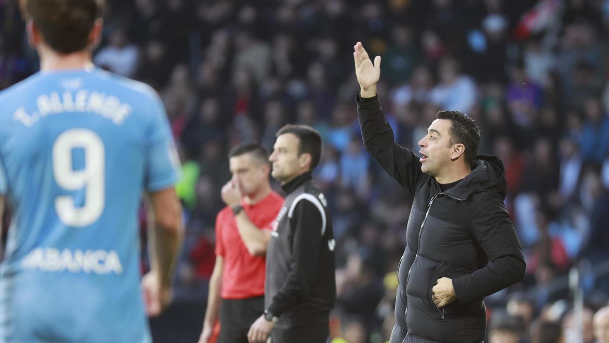 Xavi, durante el Celta-Barça en Balaídos.