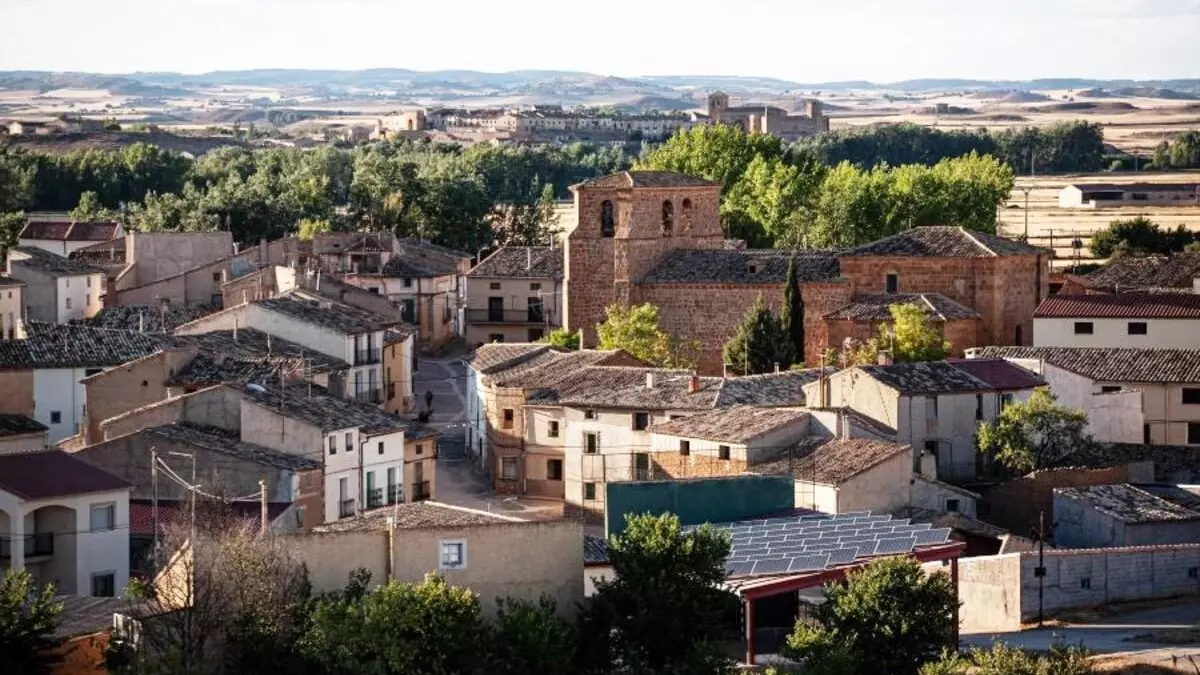 El pequeño pueblo de Zaragoza que hacía de vigía y tiene una ermita compartida entre dos reinos