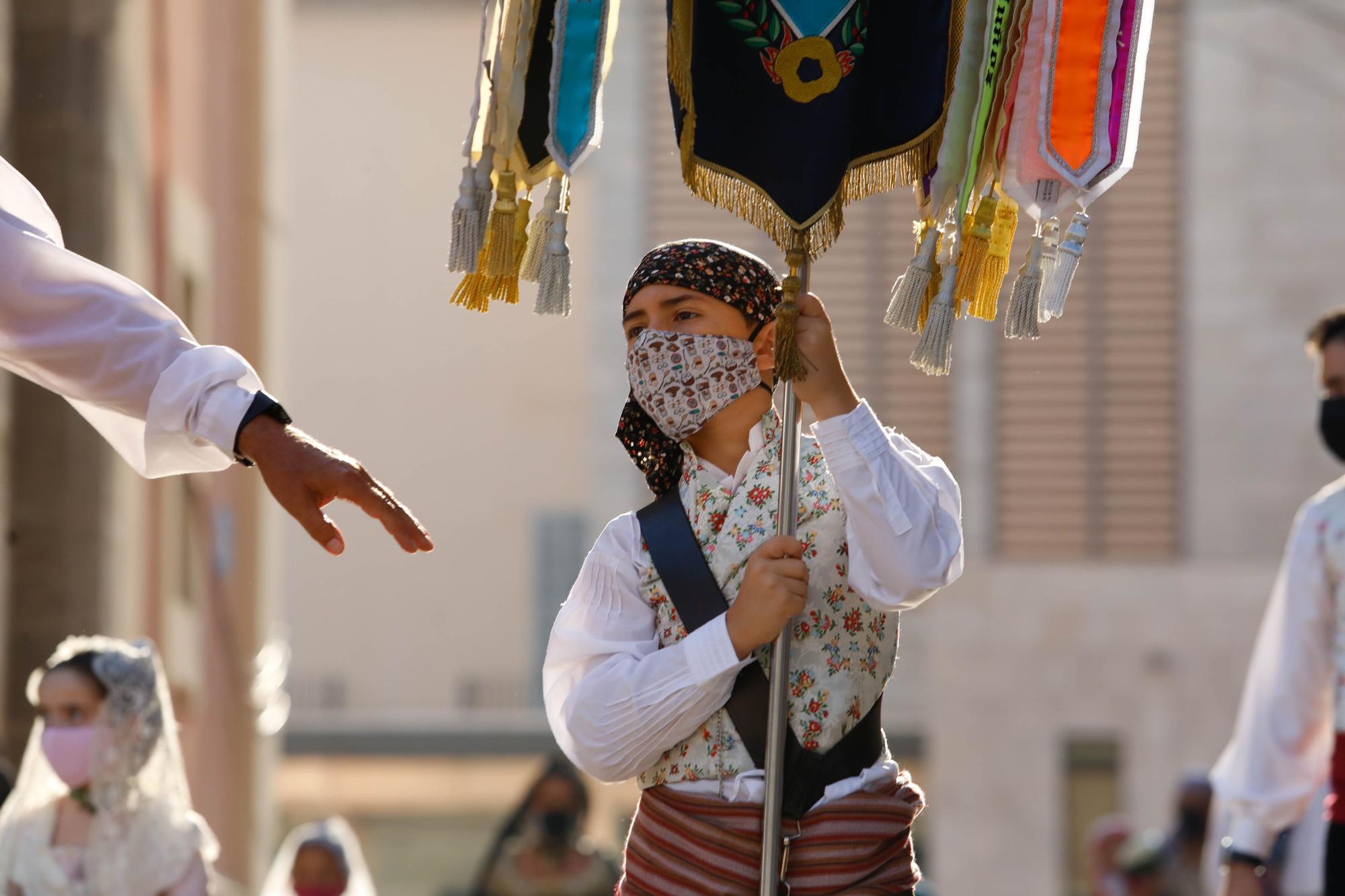 Búscate en el segundo día de Ofrenda por las calles del Mar y Avellanas entre las 9:00 y 10:00 horas