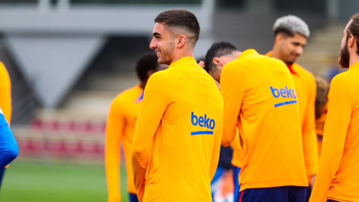 Ferran Torres, en un entrenamiento de la ciudad deportiva del Barça.