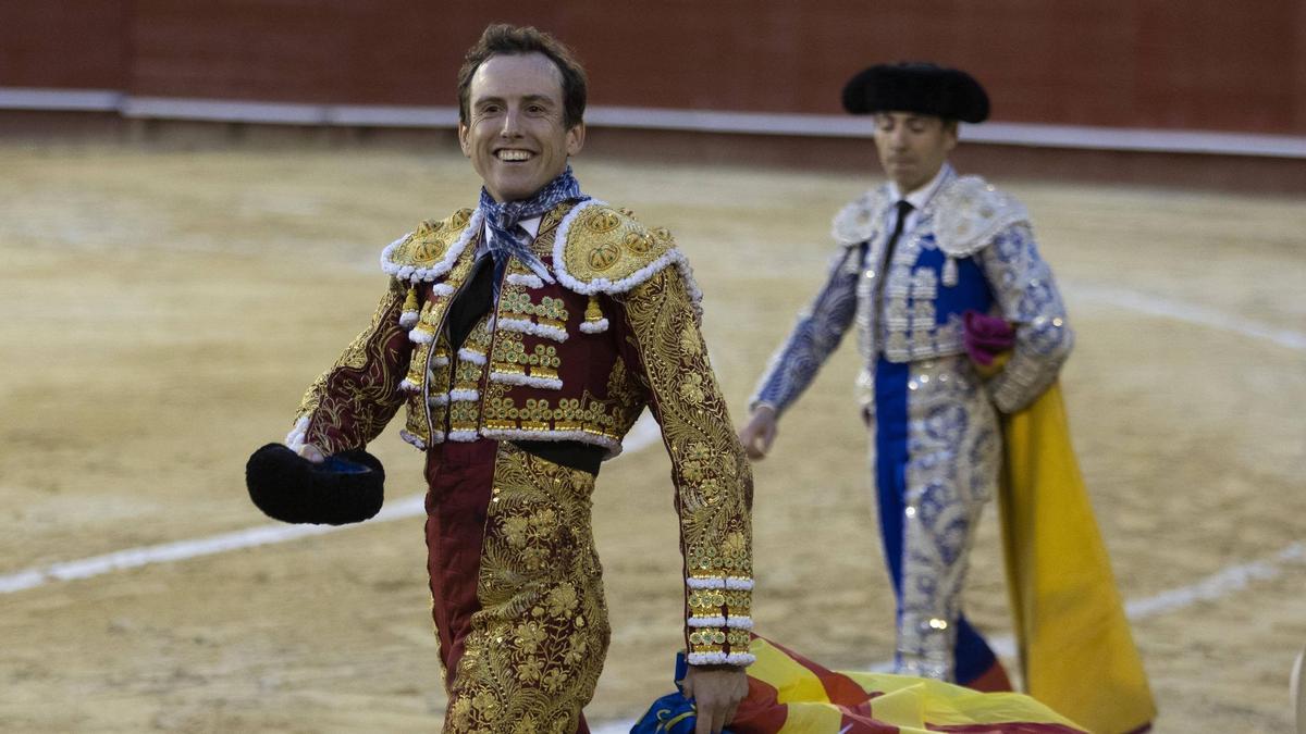El torero valenciano Román Collado da la vuelta al ruedo el día de San José en València