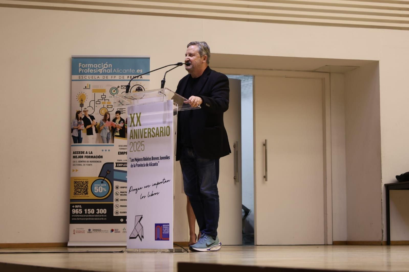 Entrega de premios en el ADDA del XX Concurso de los Mejores Relatos Breves Juveniles de la Provincia de Alicante