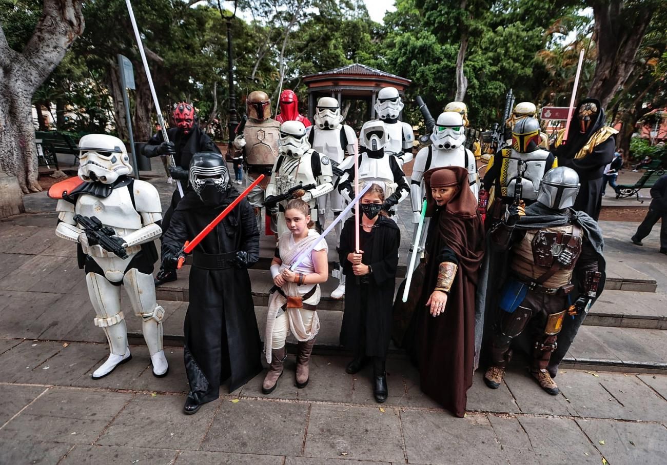 Las tropas imperiales de Star Wars toman las calles de Santa Cruz de Tenerife el día friki