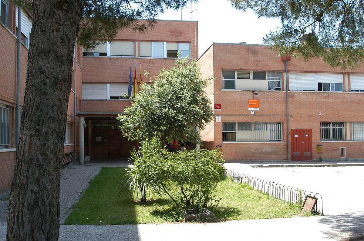 Entrada principal al CPIFP Los Enlaces, en Zaragoza