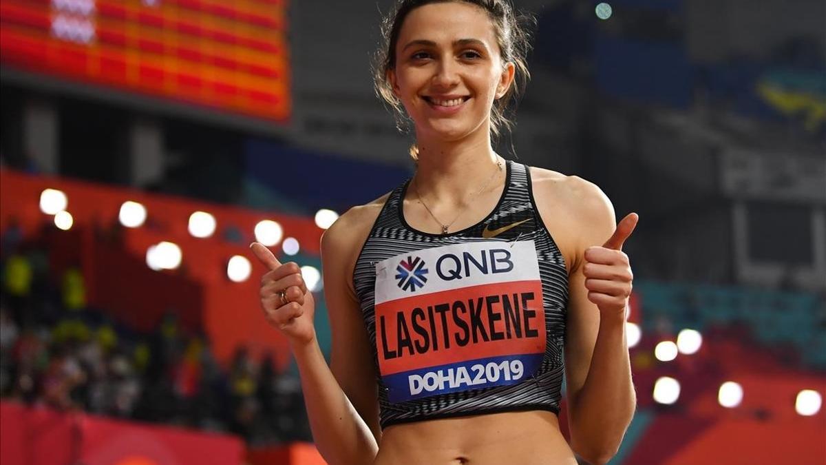 Maria Lasitskene sonríe en Doha el pasado septiembre tras revalidar su título mundial de altura