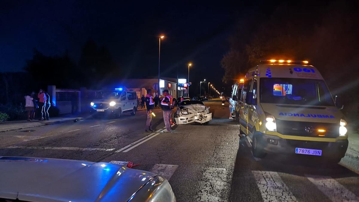 Uno de los coches involucrados en el accidente de ayer en Portas.