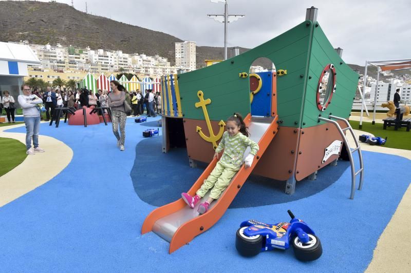 Inauguración de la "terraza solidaria" en el Mater