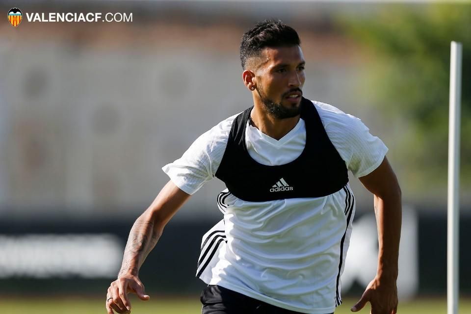 Primer entrenamiento de Garay y Mangala