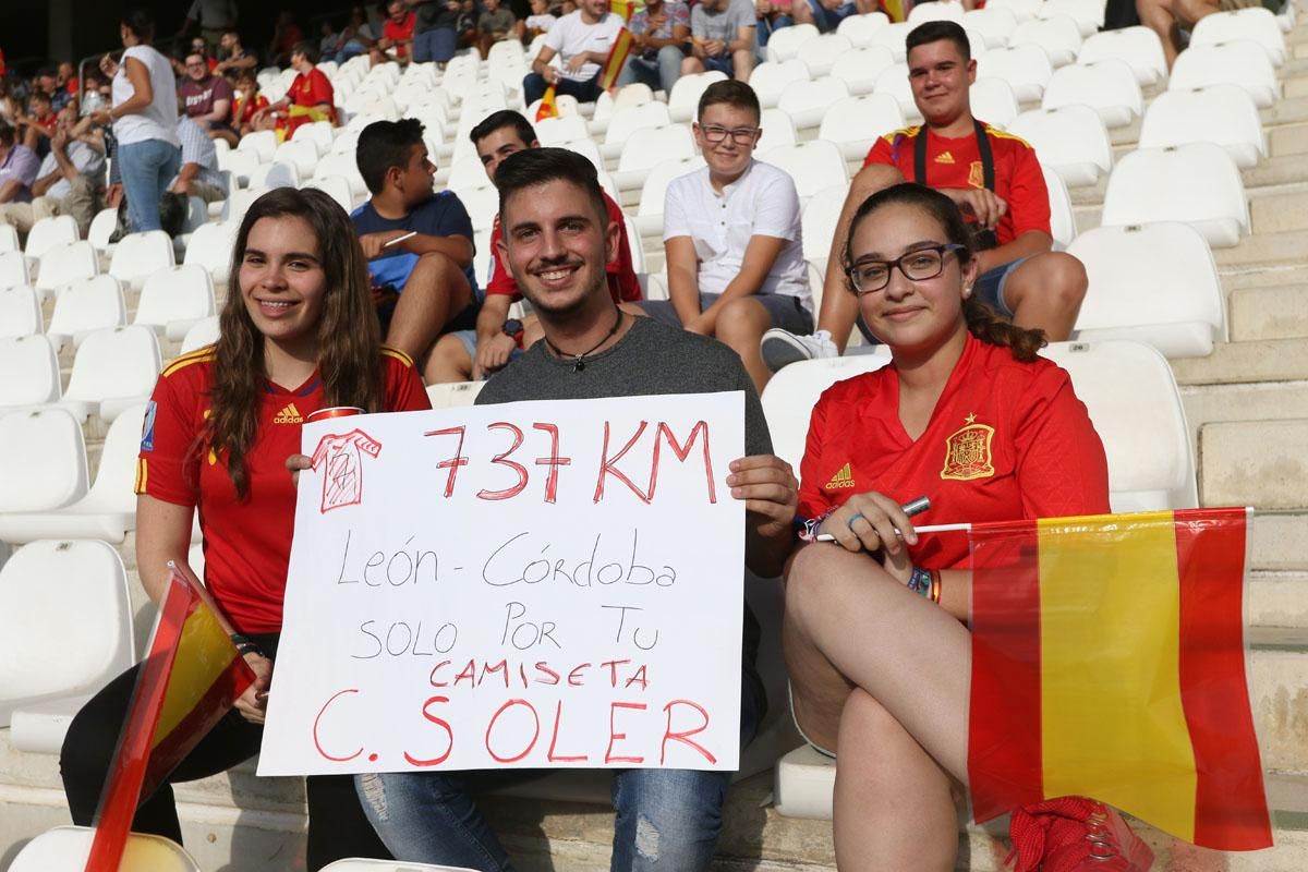 Aficionados en el encuentro de ‘La Rojita’