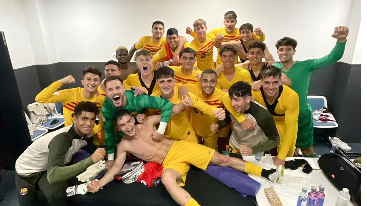 El Barça Atlètic celebró en Balaídos la victoria y el tercer puesto final