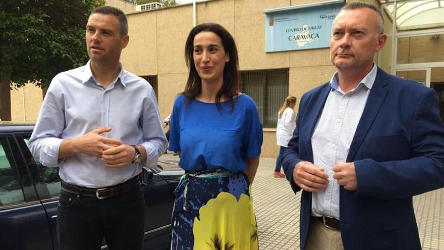 Nuria Fuentes (c), durante la presentación del Plan ayer.