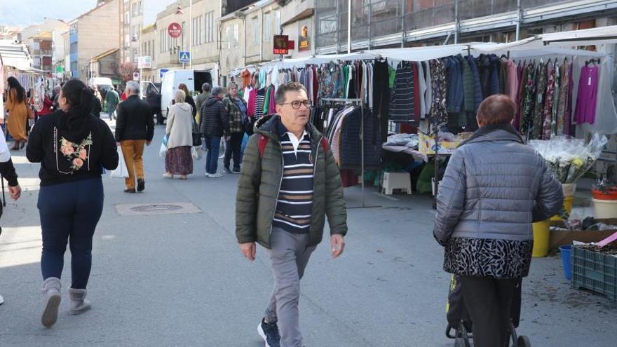 Bueu aprovechará las obras de Portos para reordenar el mercadillo y permitir el tráfico