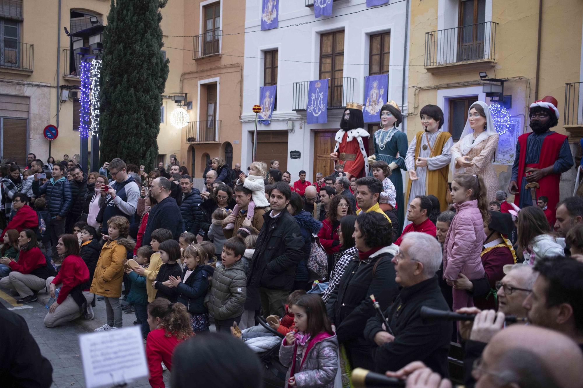 Ontinyent se vuelca con la tradiconal procesión de la Puríssima