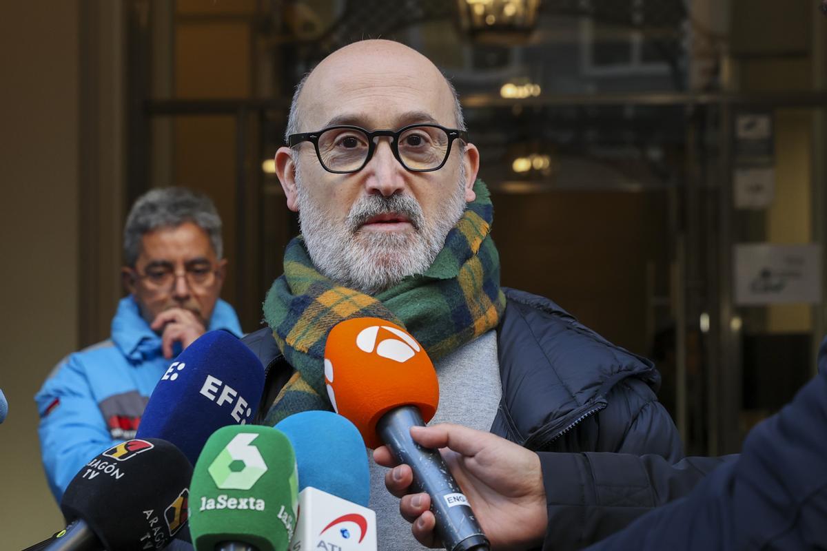 Javier Cámara también ha visitado la capilla ardiente de Carlos Saura.