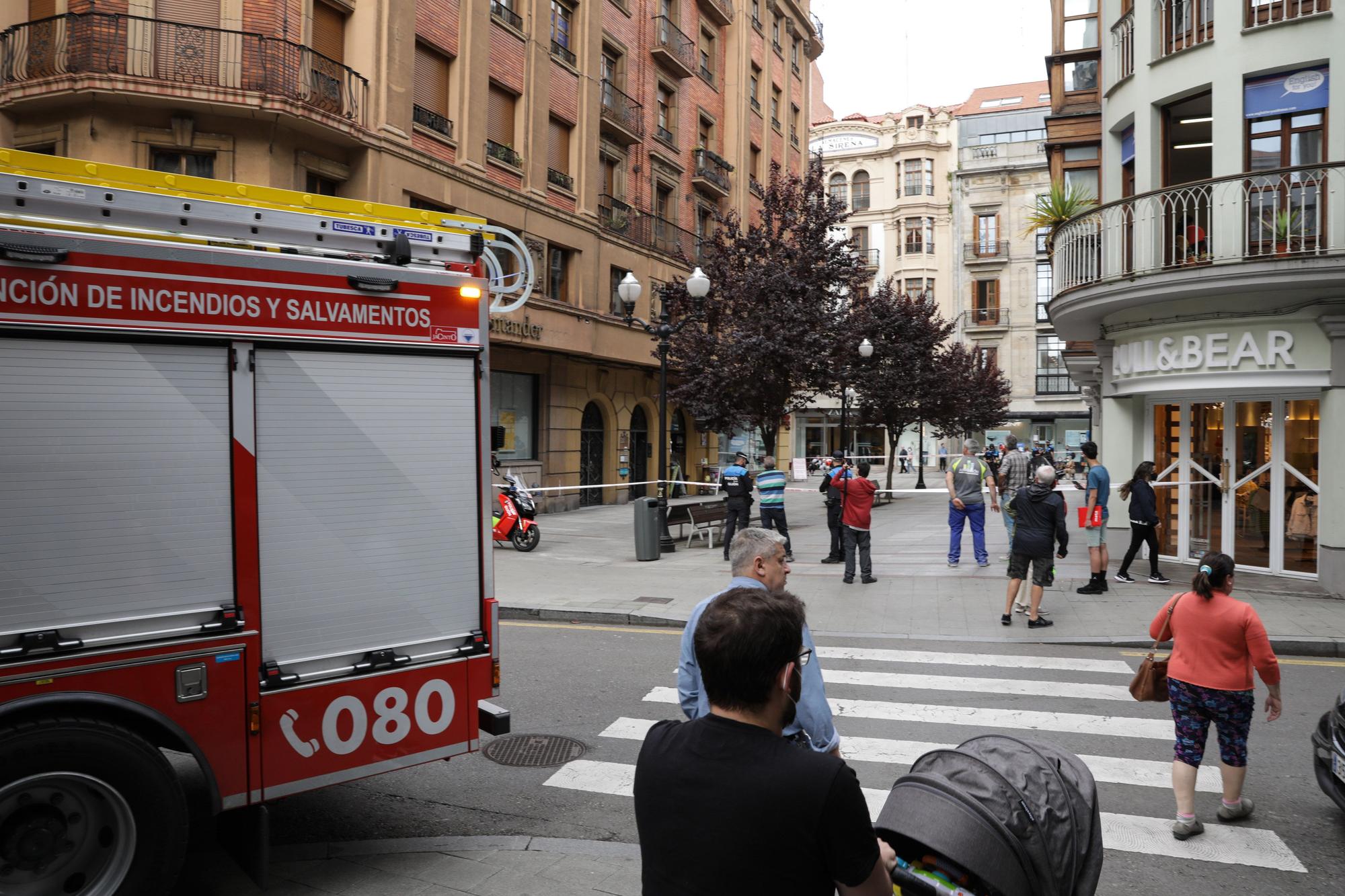 Gran expectación en la calle Asturias por un escape de gas en un piso en obras