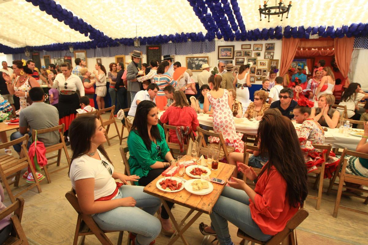 Imagen del interior de la caseta de La Trabajadera en la Feria de Córdoba.