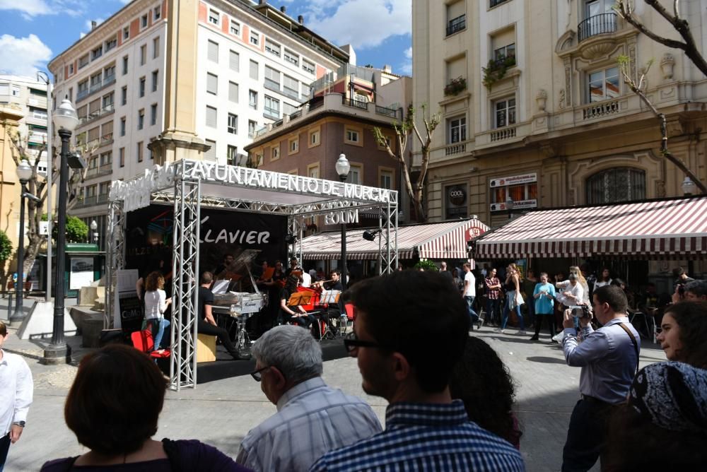 'Pianos en la calle' en la Plaza de las Flores