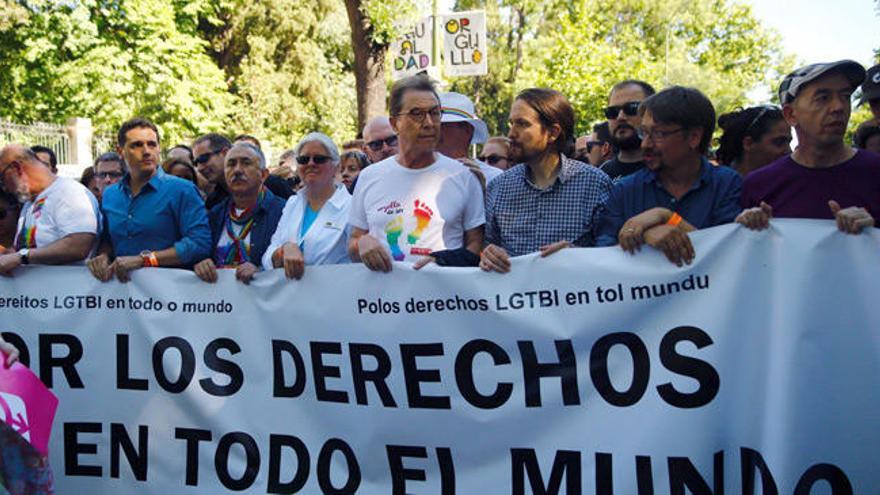 Los políticos españoles, unidos por los derechos LGTBI