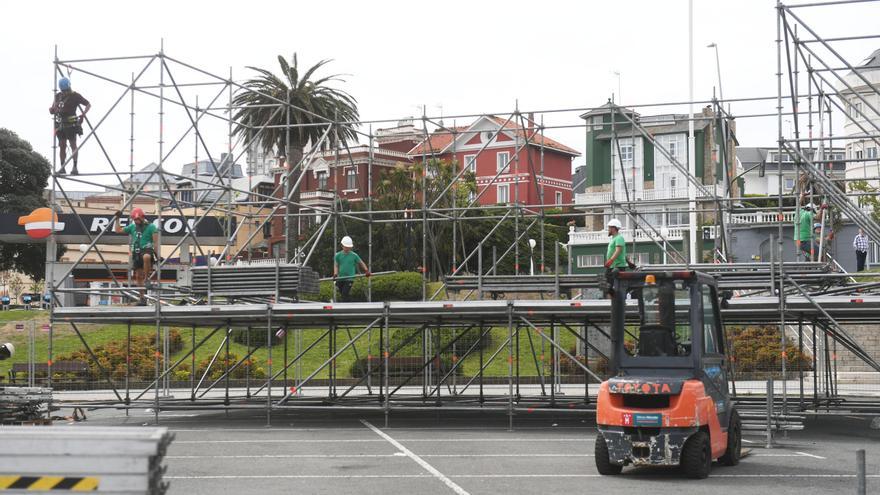 Comienza la instalación de pantallas gigantes en Riazor para seguir los partidos del Dépor y el Leyma Coruña
