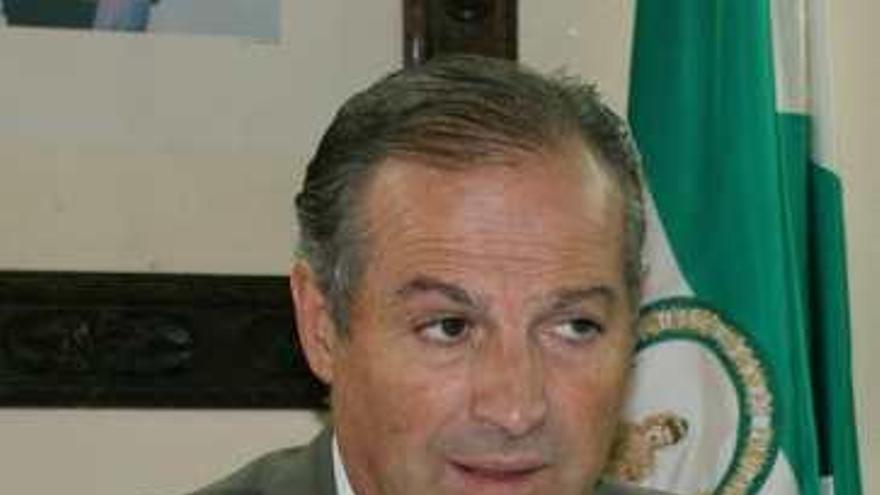 Antonio Marín Lara, alcalde.