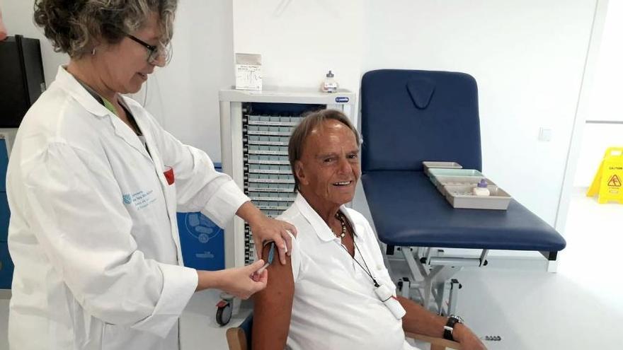 Sanidad en Ibiza y Formentera: comienza la campaña de vacunación de gripe y covid en las residencias de mayores