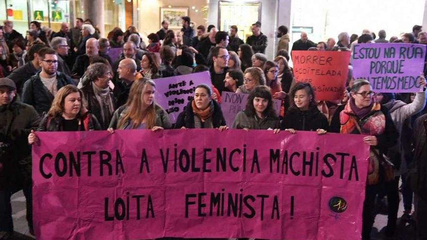 Manifestación en el Obelisco contra la violencia de género.