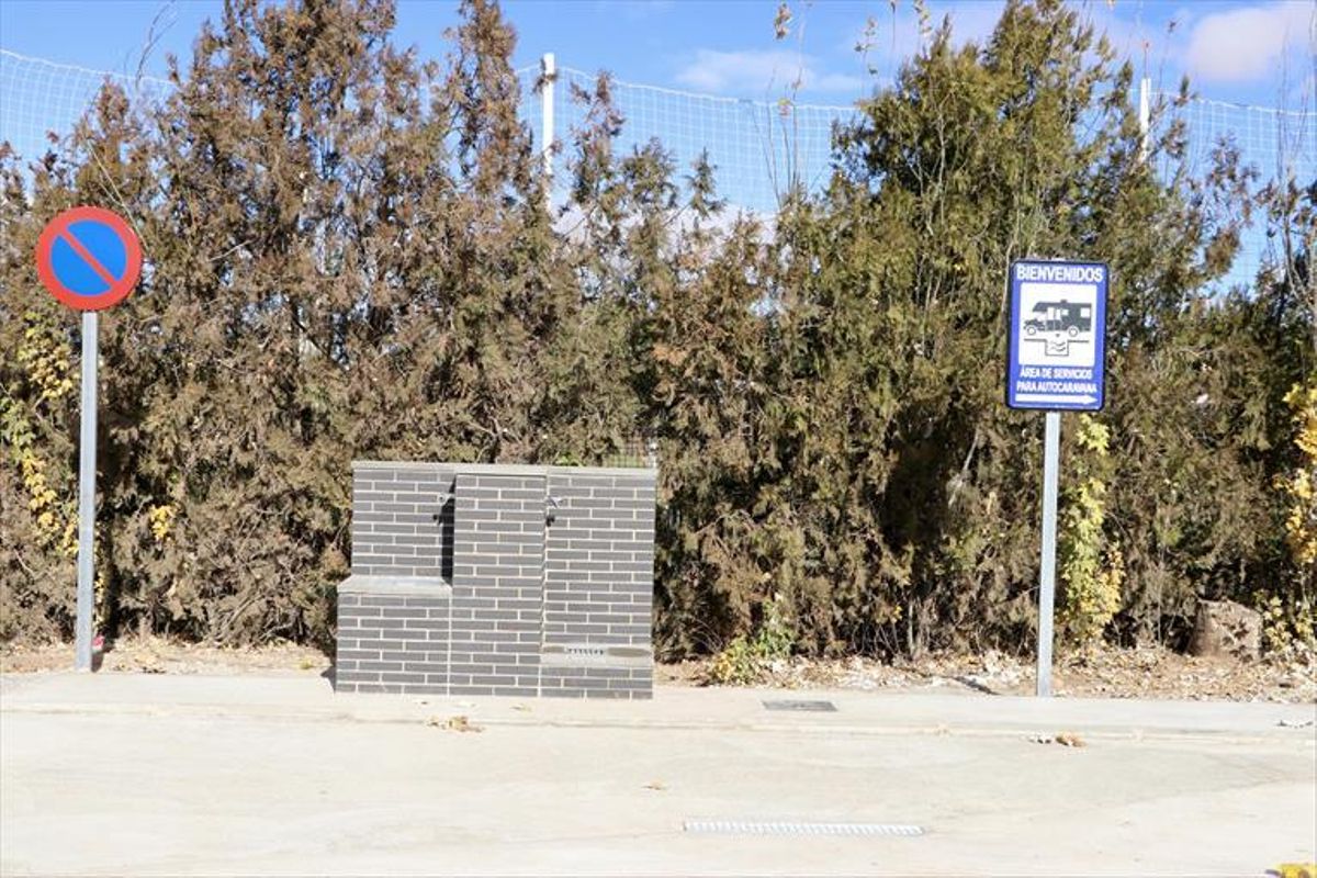 El ayuntamiento crea un nuevo aparcamiento para autocaravanas