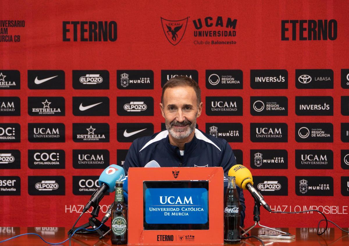 Sito Aloso en rueda de prensa