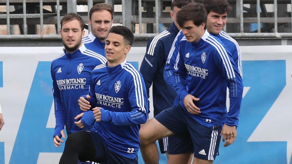 Bermejo, Vada, Francho, Azón y Lasure, en un entrenamiento.