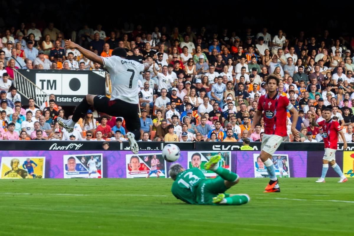 Danjuma no alcanza ante Radu