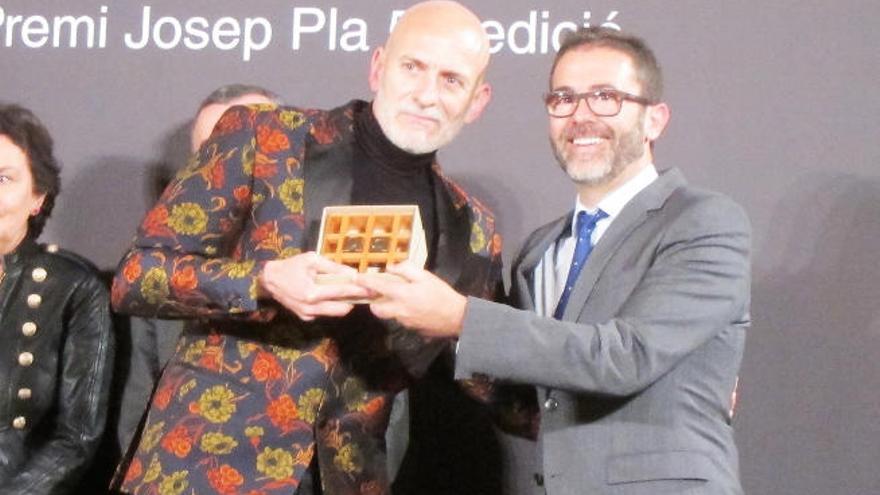 Alejandro Palomas gana el Premio Nadal con la novela familiar &#039;Un amor&#039;