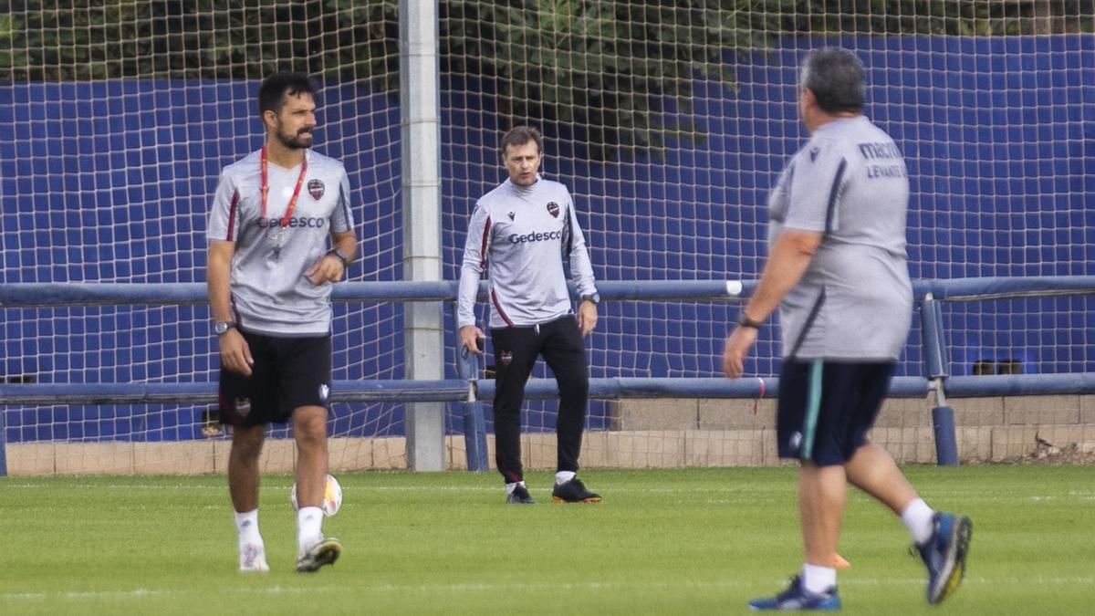 Agustín Izquierdo, durante el entrenamiento de ayer lunes.