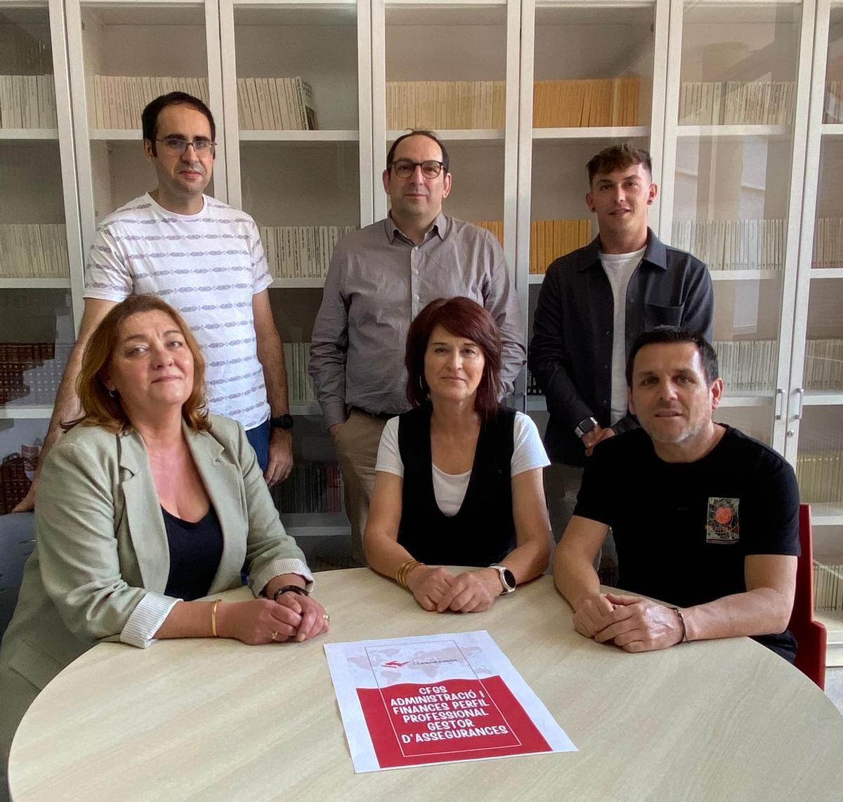 La reunió a l'insititut Cendrassos de Figueres.