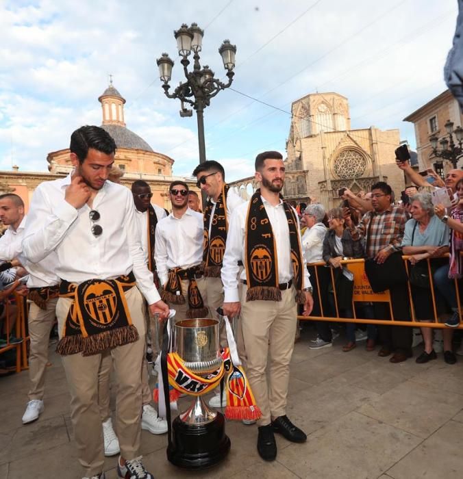 Así han sido las celebraciones del Valencia CF en la Basílica, Generalitat y ayuntamiento